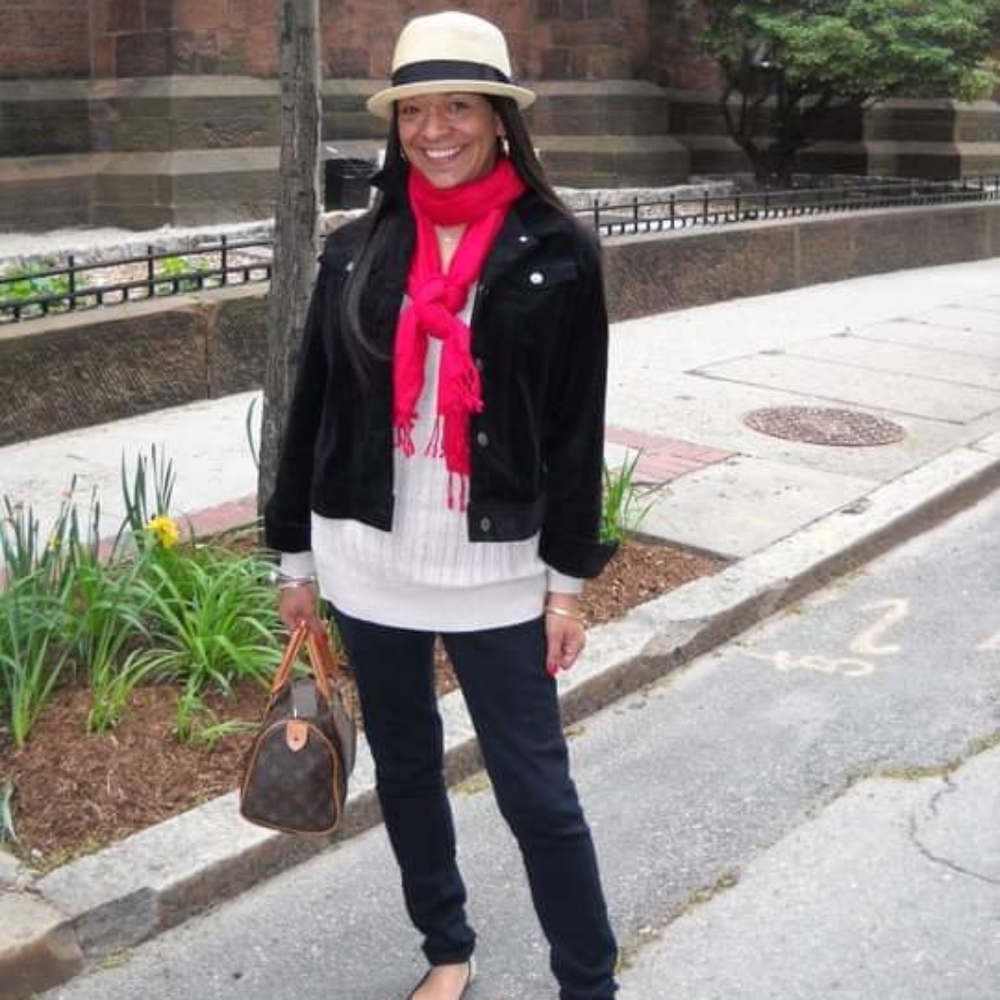 Meet your Posher, Dee